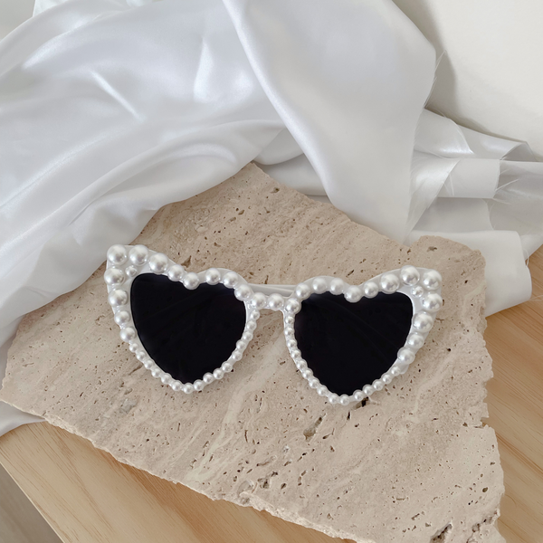 Bridal White Pearl Heart Shaped Sunglasses - Wedding Photo  display picture 1